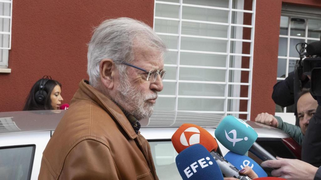 El expresidente de la Junta de Extremadura, Juan Carlos Rodríguez Ibarra,  este martes, en su llegada a la reunión de la Ejecutiva Regional del Partido Socialista Extremadura PSOE, en Mérida.