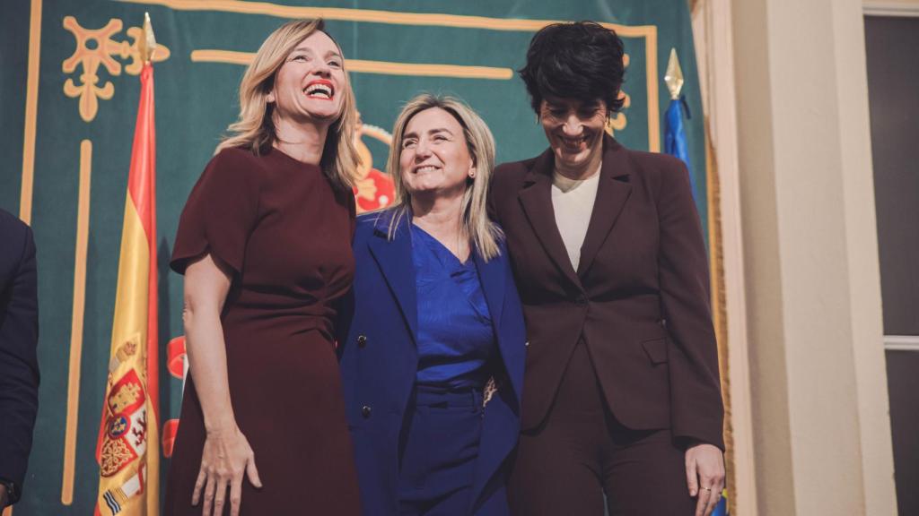 Milagros Tolón recibe la cartera de Educación. Foto: Gobierno de España.