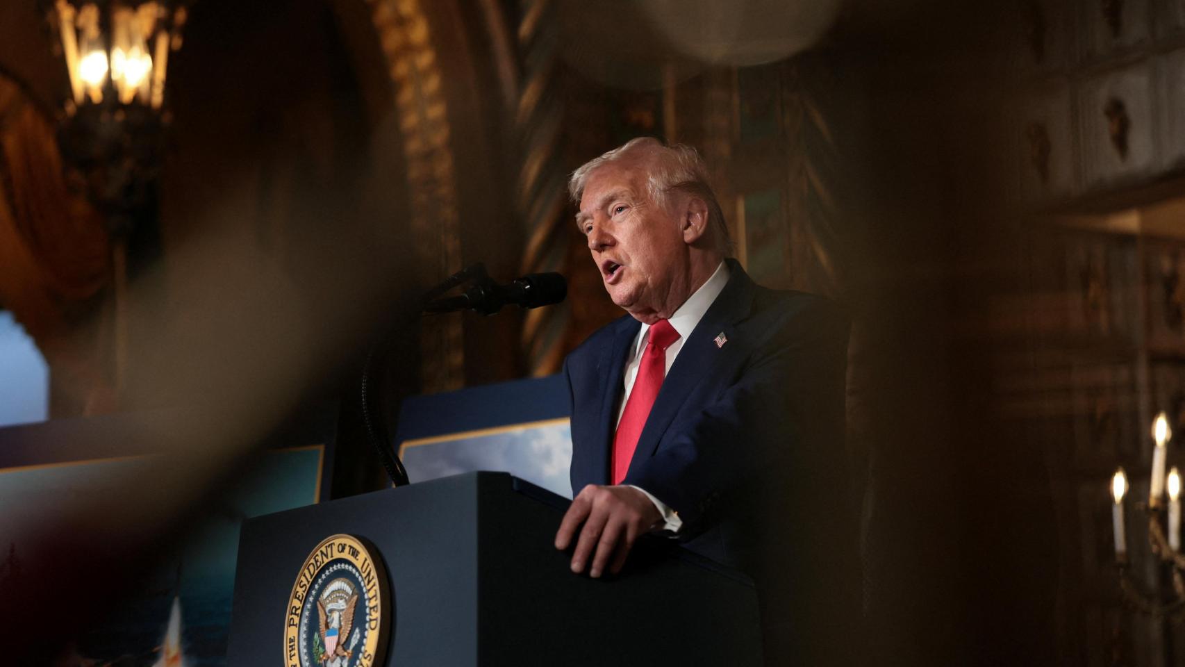 Donald Trump hace un anuncio sobre la Flota Dorada de la Marina en Mar-a-Lago, en Palm Beach.