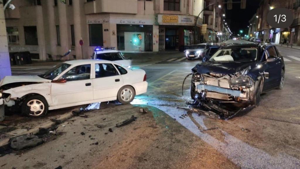 Una fotografía de los dos vehículos accidentados publicada por la Policía Local de Cuenca.