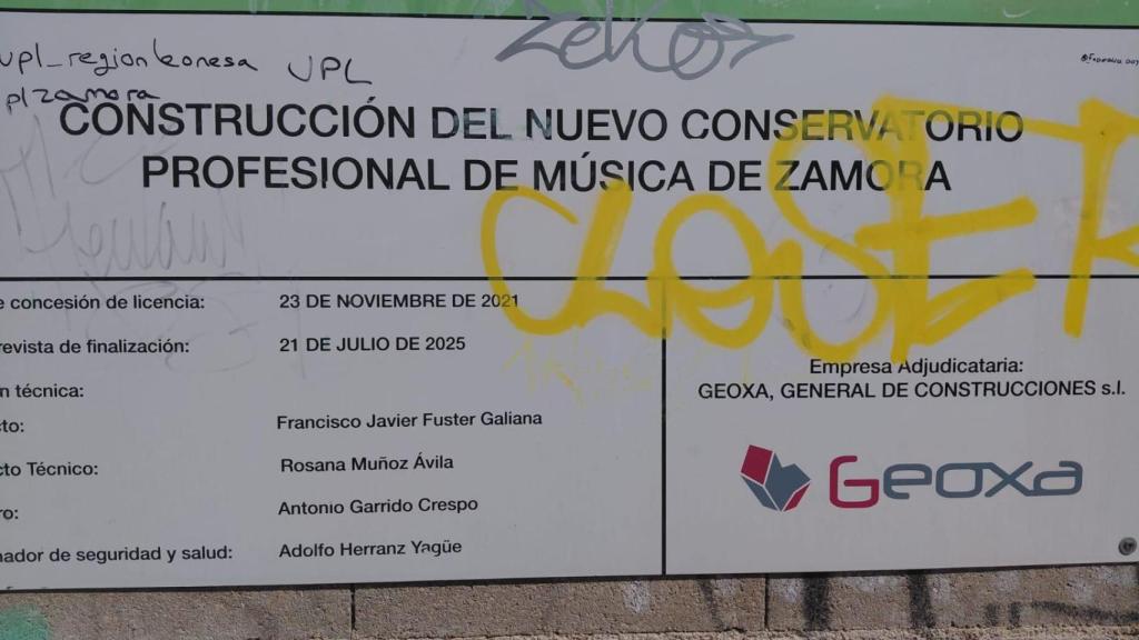 Cartel de las obras del Conservatorio de Zamora