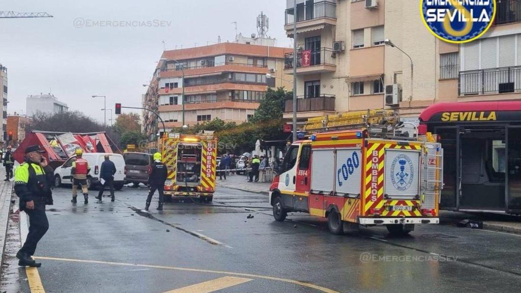 Imagen de los servicios de emergencias tras el accidente
