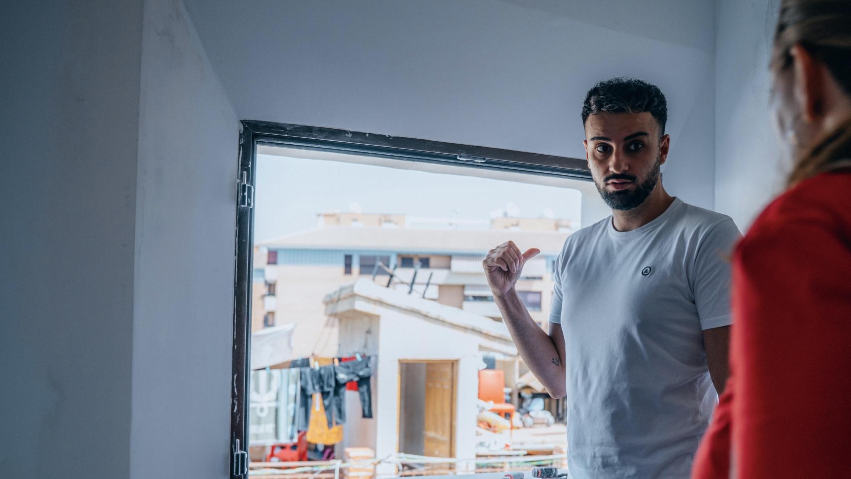 El joven emprendedor da consejos inmobiliarios en redes sociales.