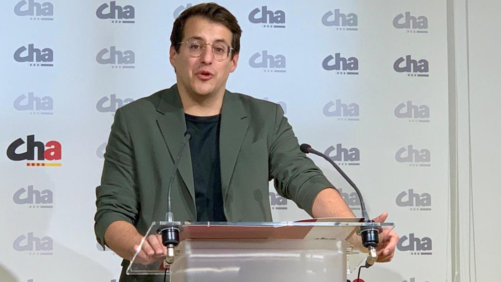 Jorge Pueyo, este martes en la sede de CHA, en Zaragoza.