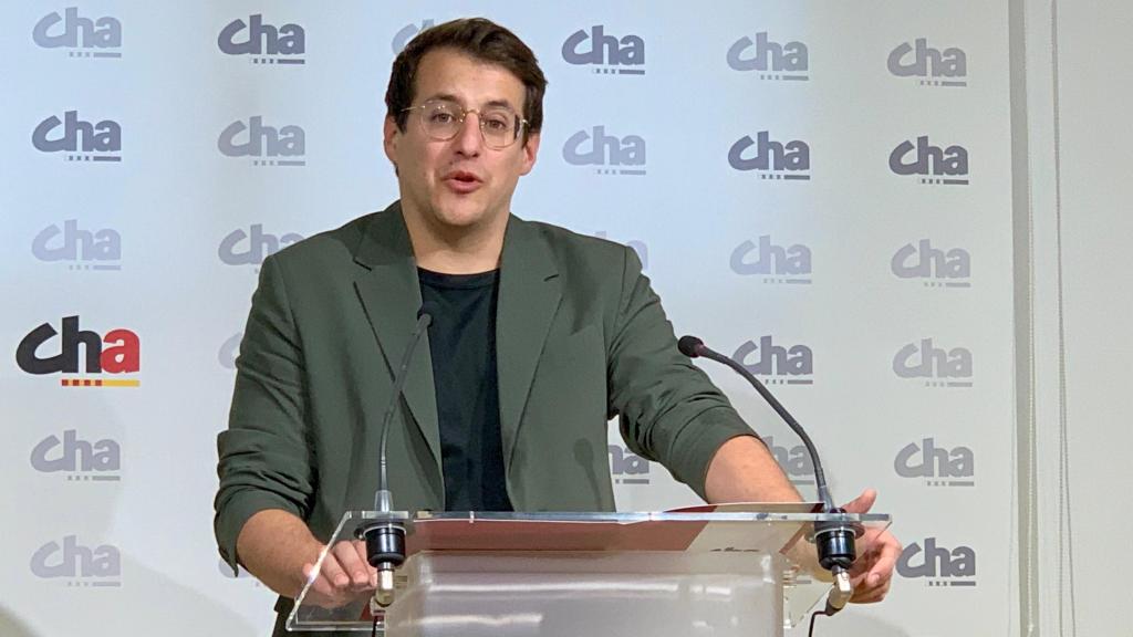 Jorge Pueyo, este martes en la sede de CHA, en Zaragoza.