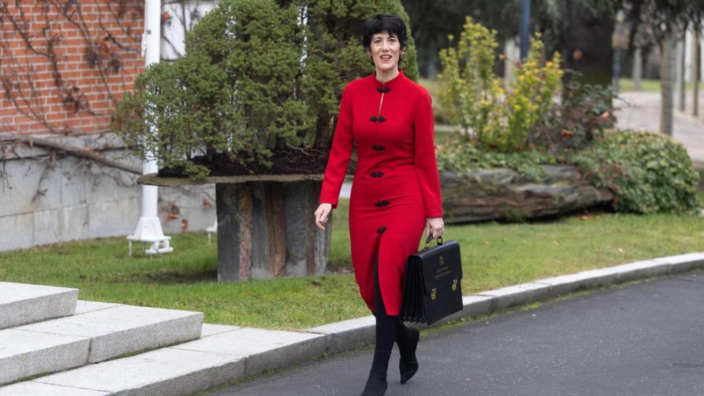 La nueva portavoz del Gobierno, Elma Saiz, ha su llegada a La Moncloa este viernes.