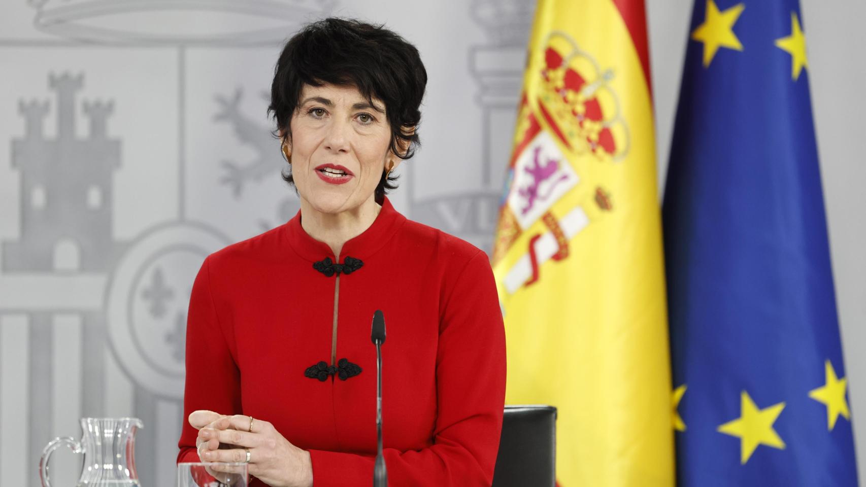 La ministra de Inclusión, Seguridad Social y Migraciones y nueva portavoz del Gobierno, Elma Saiz, durante la rueda de prensa posterior a la última reunión del año del Consejo de Ministros, este martes, en el complejo del Palacio de la Moncloa.