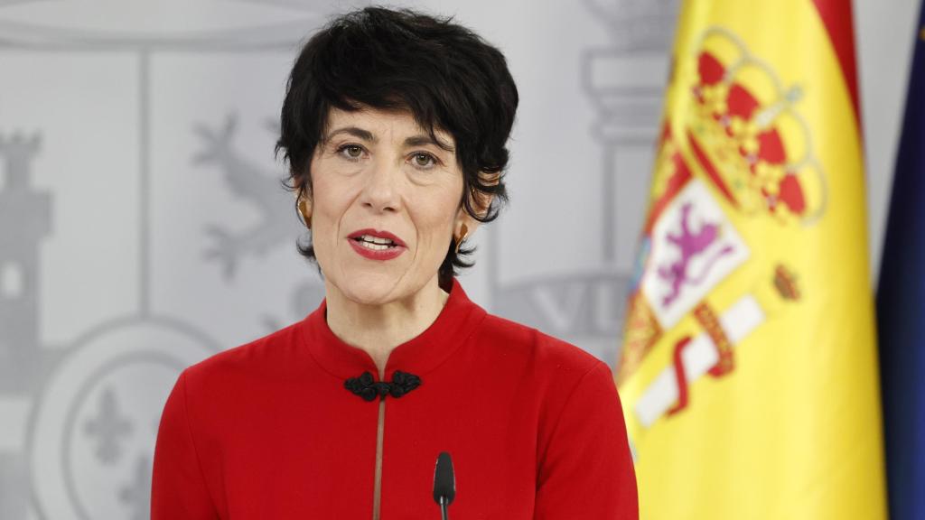 La ministra de Inclusión, Seguridad Social y Migraciones y nueva portavoz del Gobierno, Elma Saiz, durante la rueda de prensa posterior a la última reunión del año del Consejo de Ministros, este martes, en el complejo del Palacio de la Moncloa.
