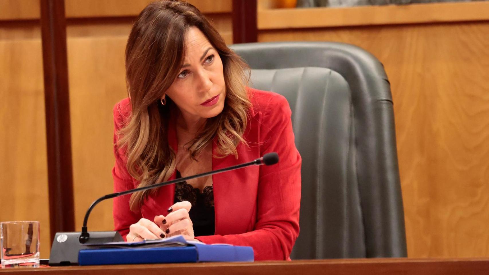 La alcaldesa de Zaragoza, Natalia Chueca, durante el pleno de este martes.