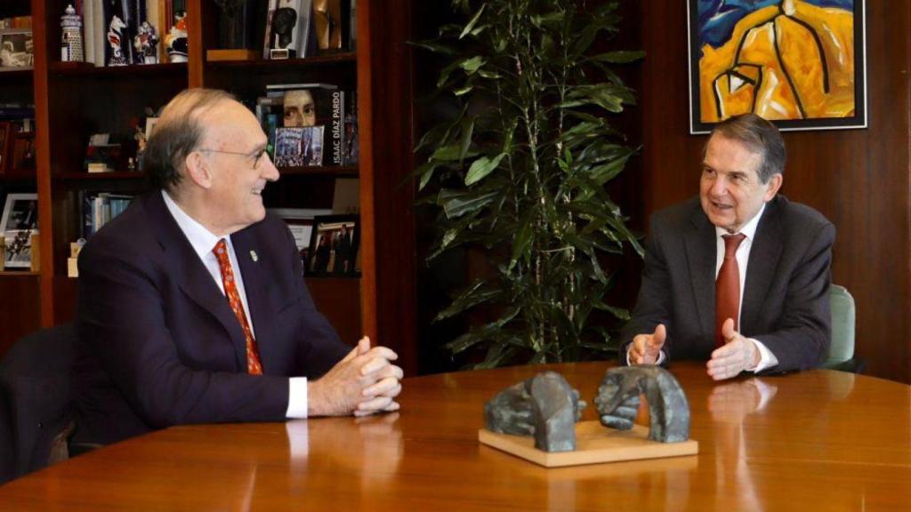 El alcalde de Vigo, Abel Caballero, junto al rector de la UVigo, Manuel Reigosa, a 23 de diciembre