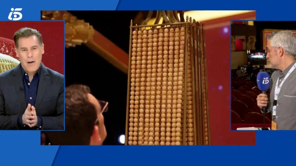 Momento de la caída en 'Informativos Telecinco'.