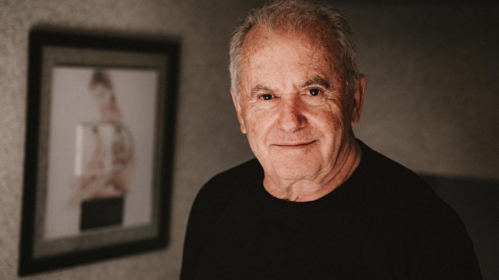 Victor Manuel nos habla de sus primeros amores y sus primeras amigas.