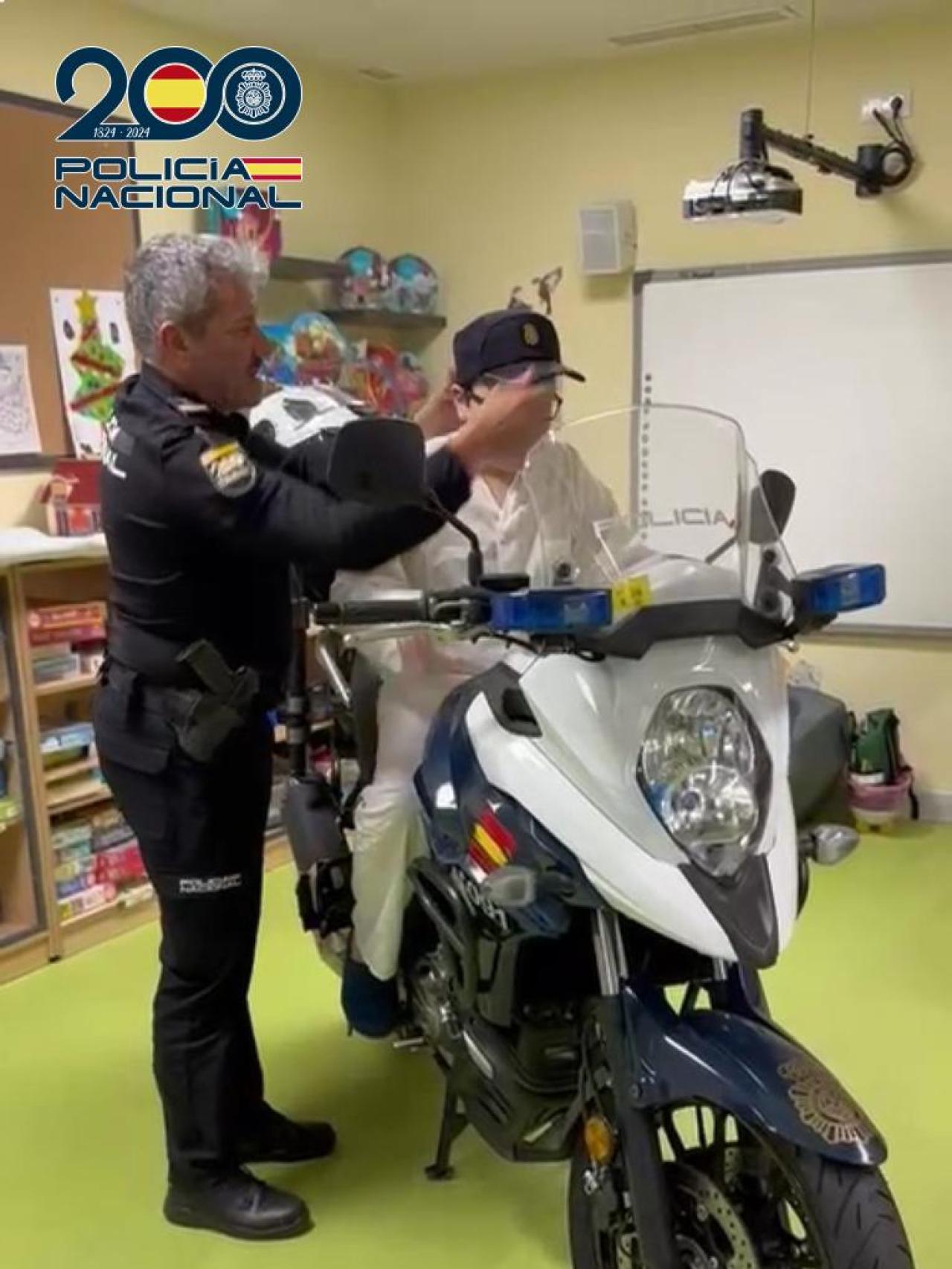Visita sorpresa de la Policía Nacional a los hospitales de Vigo