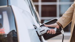 El repostaje de un coche eléctrico