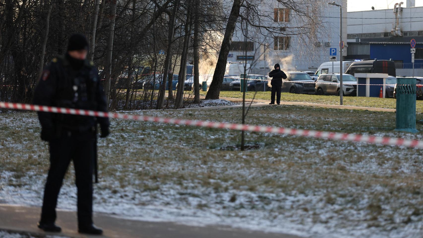 Varios agentes en la zona donde se ha registrado la explosión.