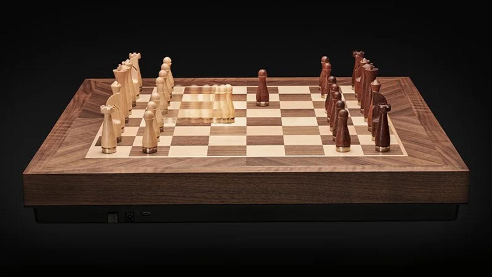 Las piezas de Phantom Chess se mueven solas