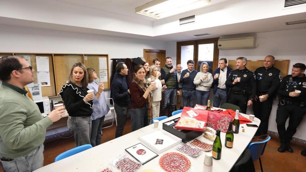 Reunión en el cuartel de la Policía Local.