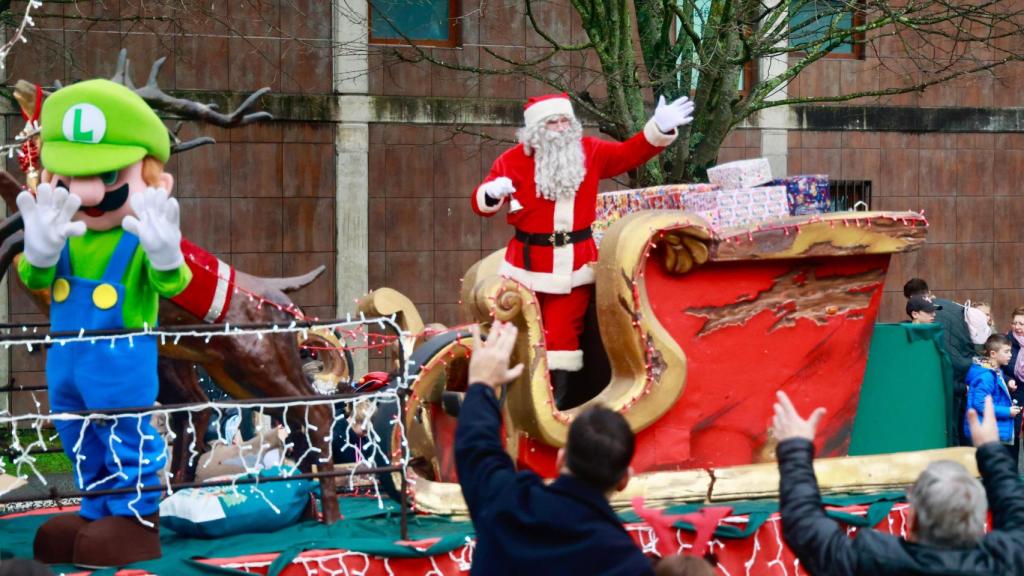 Imagen de Papá Noel en la cabalgata de Caranza.