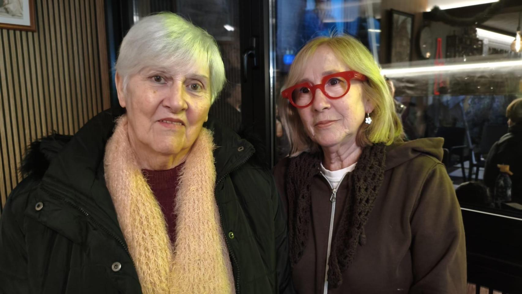 Lola Oliveira (izquierda) y Beatriz Martínez (derecha), vecinas de San Vicente de Elviña en A Coruña