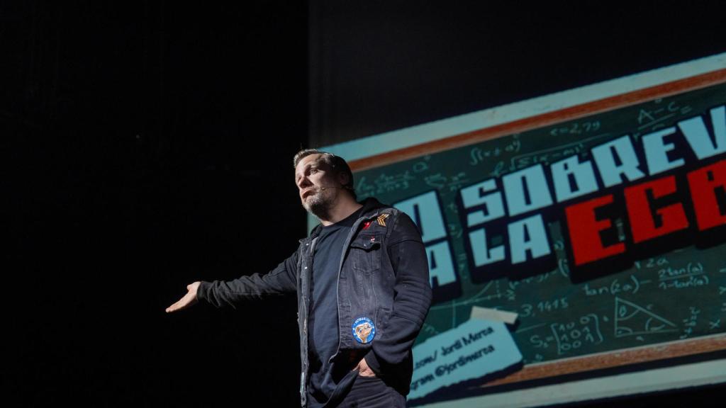 Jordi Merca, durante su espectáculo 'Yo sobreviví a la EGB'.