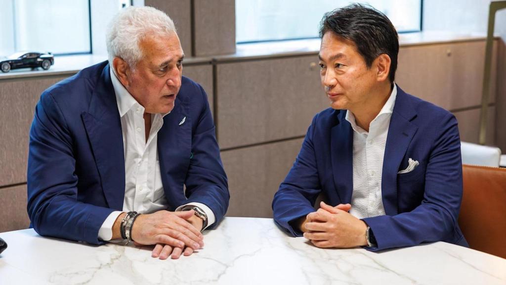 Lawrence Stroll y Koji Watanabe