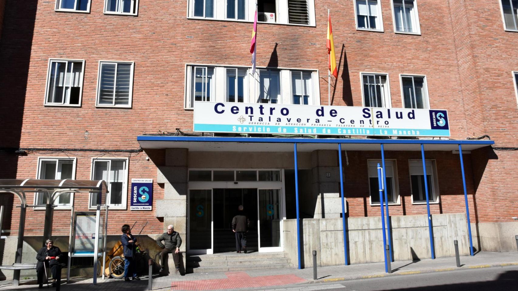 Puerta de entrada al centro de salud Talavera 1-Centro donde fue atendido el joven apuñalado.