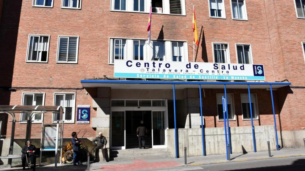 Puerta de entrada al centro de salud Talavera 1-Centro donde fue atendido el joven apuñalado.