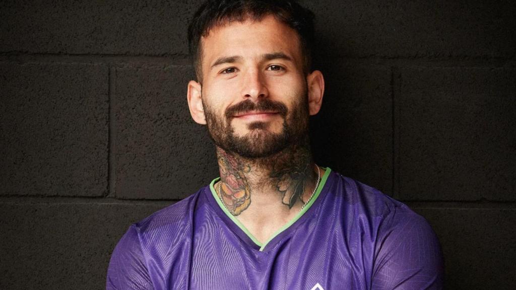 Rubén García, con la camiseta de su club de eSports, Guasones