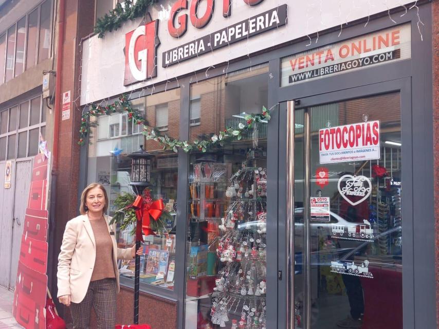 Eva en la librería y papelería Goyo, en La Victoria