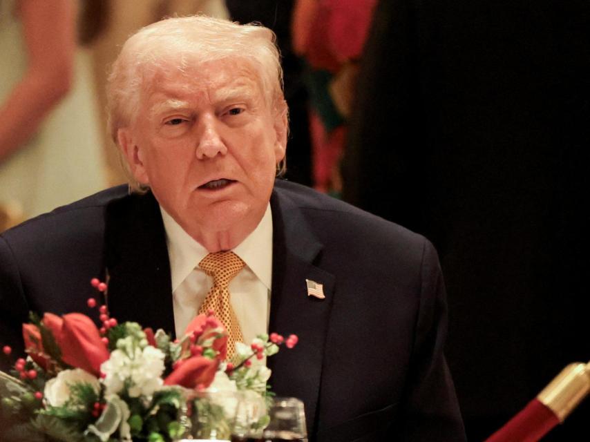 Donald Trump en la cena de Nochebuena en el salón de baile de Mar-a-Lago, en Palm Beach.