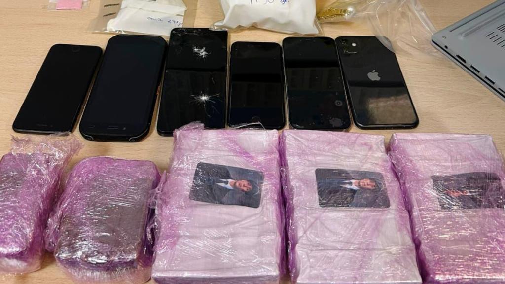 Drogas y móviles sustraídos en la vivienda de Delicias en Zaragoza