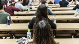 Aspirantes al MIR el día del examen.