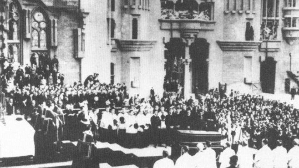 Funeral de Gaudí (12 de junio de 1926). Foto: Wikipedia