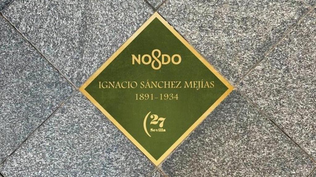 Placa que se pondrá en conmemoración de la Generación del 27 en una especie de paseo de la fama en la calle Tetuán.
