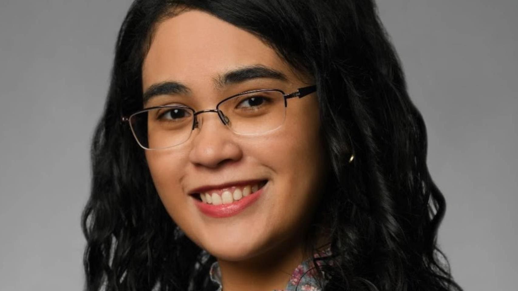 Mikaela Irene Fudolig, licenciada en Físicas y Derecho.