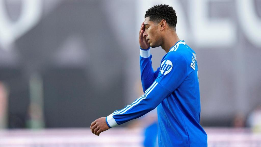 Bellingham se lamenta durante el partido contra el partido contra el Rayo Vallecano.