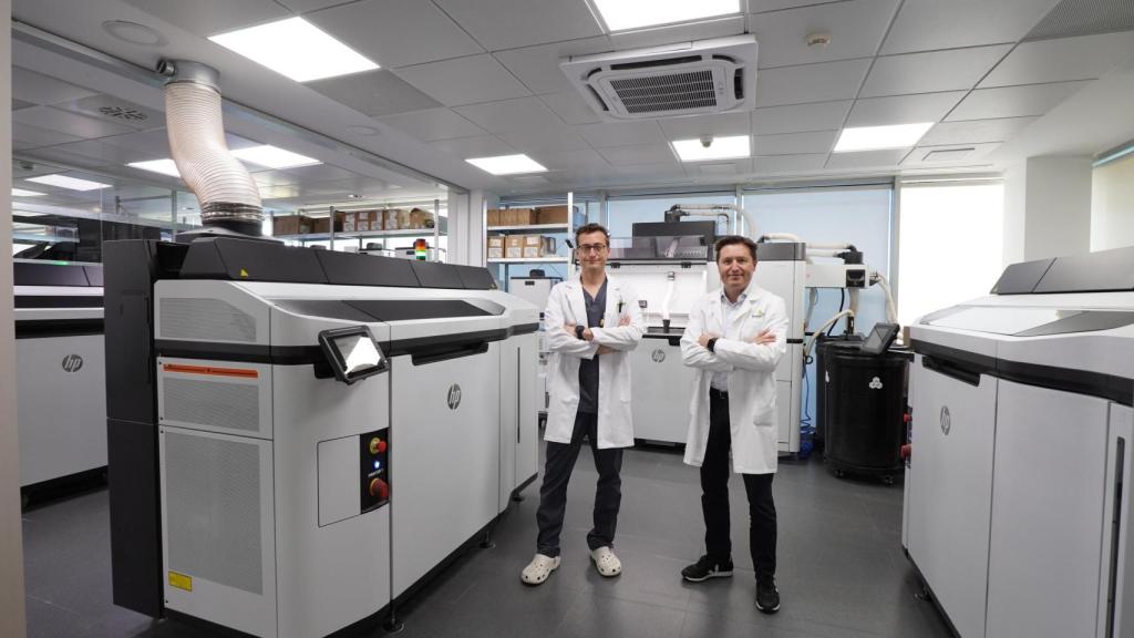 Victor y Javier Alfaro, en las instalaciones de Podoactiva