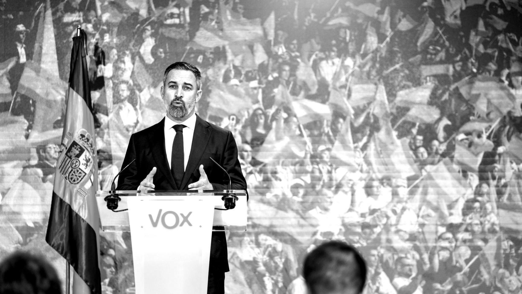El presidente de Vox, Santiago Abascal, valora los resultados de las elecciones extremeñas en una rueda de prensa, en la sede nacional del partido.
