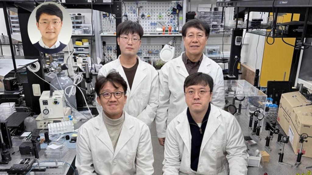 El equipo de investigadores del KAIST.