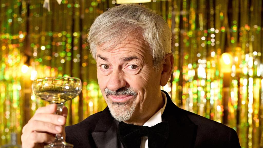 El presentador de televisión Carlos Sobera preparado para las campanadas.