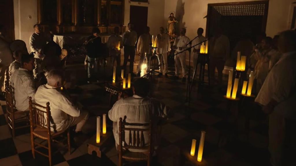 Los componentes de Candela y Son durante la grabación del villancico de 2025.