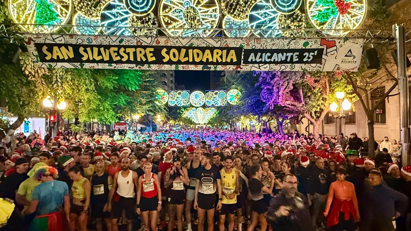 Participantes de la San Silvestre 2025