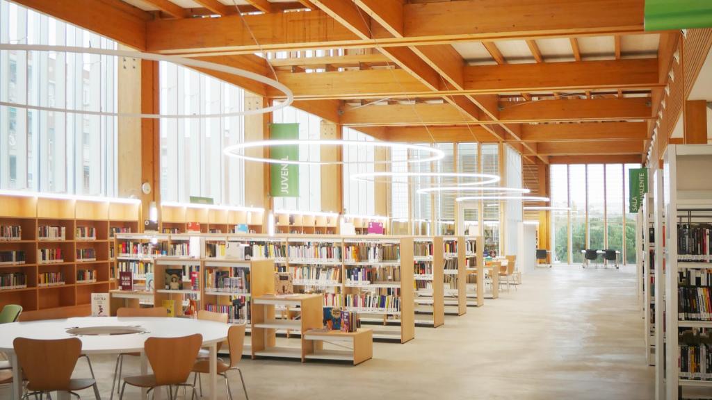 Interior de la Biblioteca de Villaverde. Foto: Igues Boneca