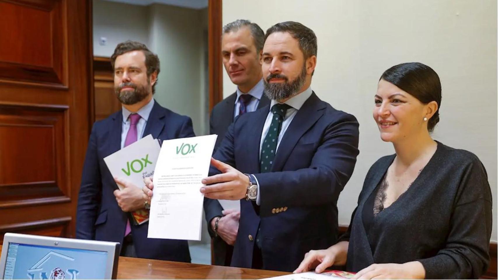 Iván Espinosa de los Monteros, Javier Ortega Smith, Santiago Abascal y Macarena Olona, en 2022 en el Congreso de los Diputados.
