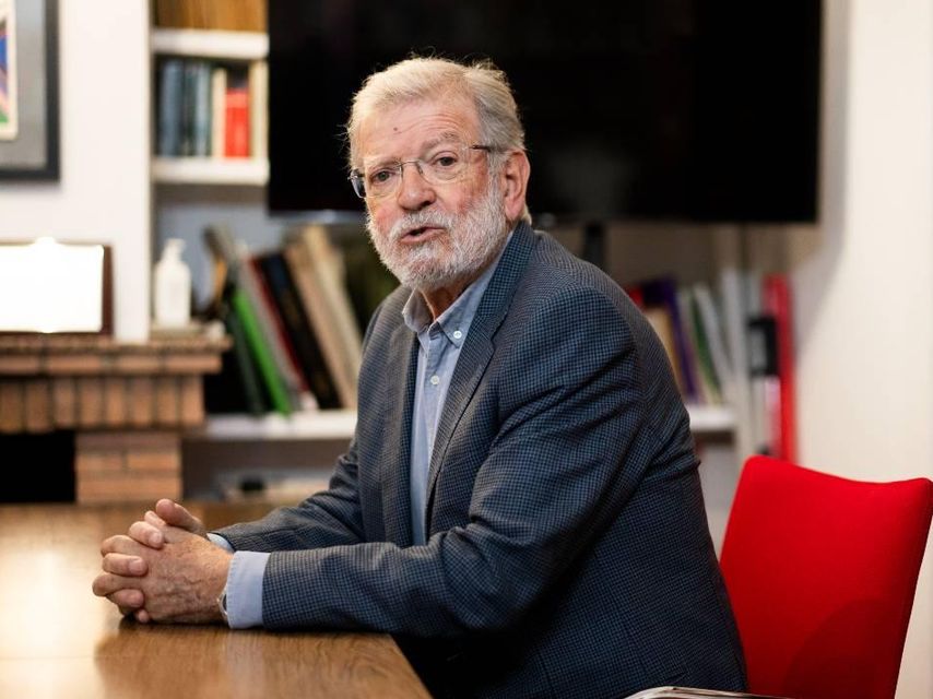 El expresidente de la Junta de Extremadura Juan Carlos Rodríguez Ibarra, durante la entrevista con EL ESPAÑOL.