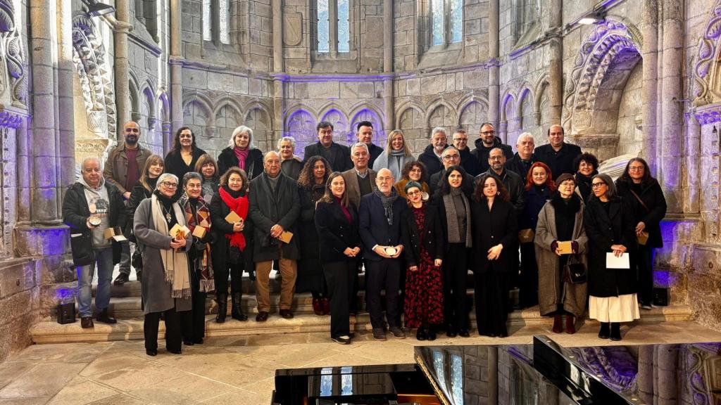 Imagen de los asistentes al acto.