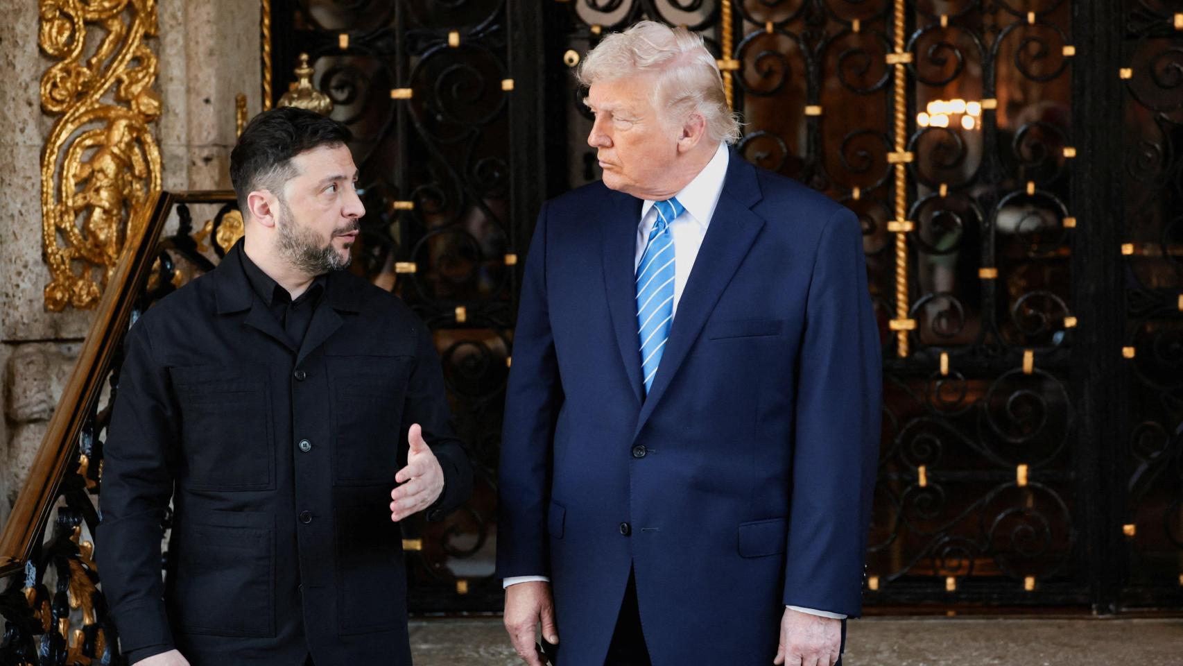 El presidente estadounidense, Donald Trump, junto al líder ucraniano  Volodymyr Zelenski
