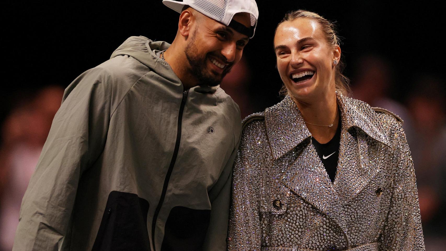 Kyrgios y Sabalenka, sonrientes antes del partido.