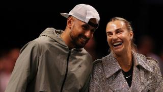 Kyrgios y Sabalenka, sonrientes antes del partido.
