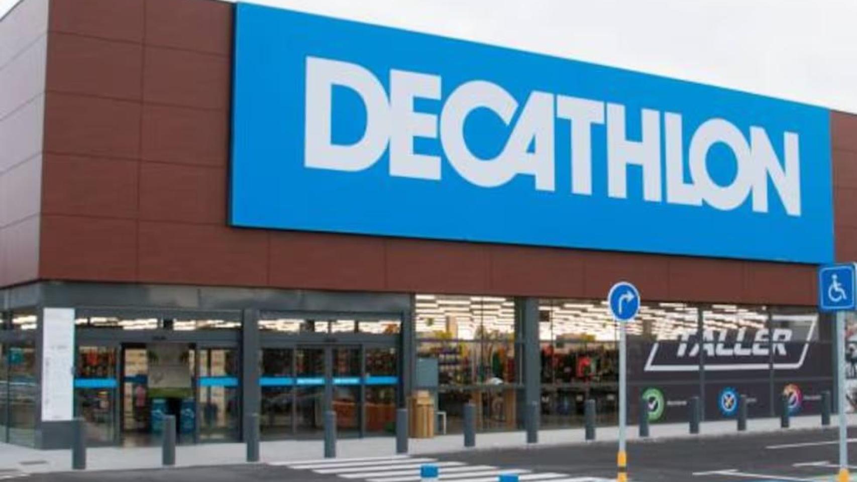 Fachada Decathlon.